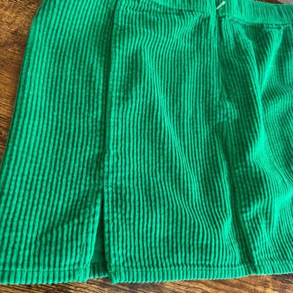 NWT Aerie Corduroy Micro Mini Skirt in Kelly Green-Size Small - Picture 8 of 10